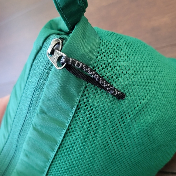 L.L. Bean Discovery Rain Jacket Zip-Up Windbreaker Packable Men's Size S Green - Picture 10 of 10